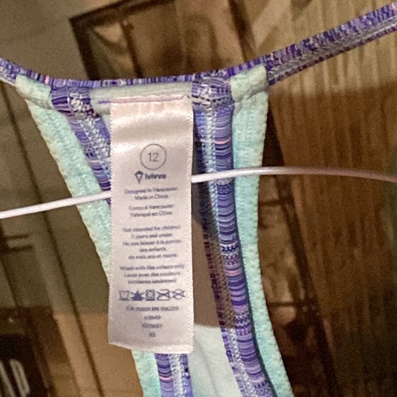 EUC woman’s size 2 (Ivivva by Lululemon) adorable tank with built in bra - Picture 2 of 6